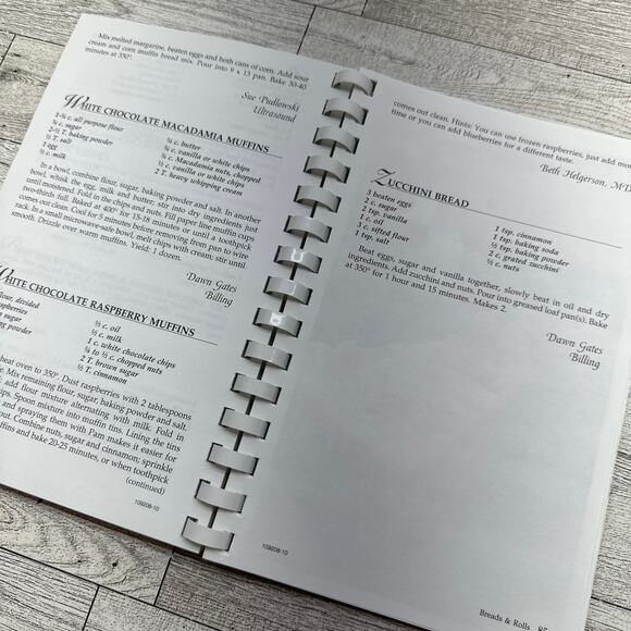 Cookbook Delectable Dishes - Plastic Comb Bound Spiral Wisconsin Community 2010 - Picture 4 of 10